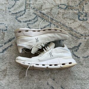 On Cloudtec Sneakers size 8 in undyed-white/white